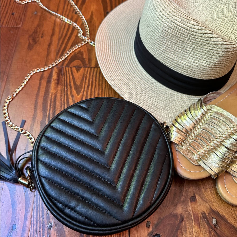Quilted Pattern Circle Crossbody Purse 👛